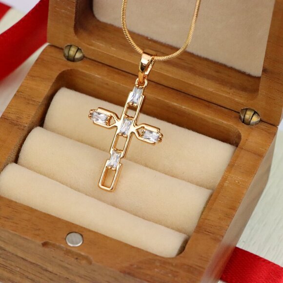 "Rose Gold Cross Pendant with Baguette-Cut White Stones Design, XPPT1607 - Picture 4 of 12